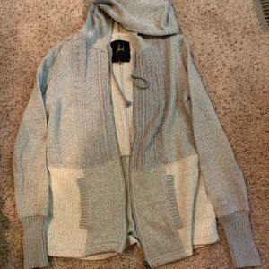 Sweater hooded zip up